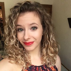 Meet your Posher, Angela